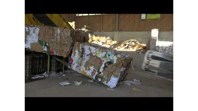 Schneider Umweltservice AG | Ballenpresse